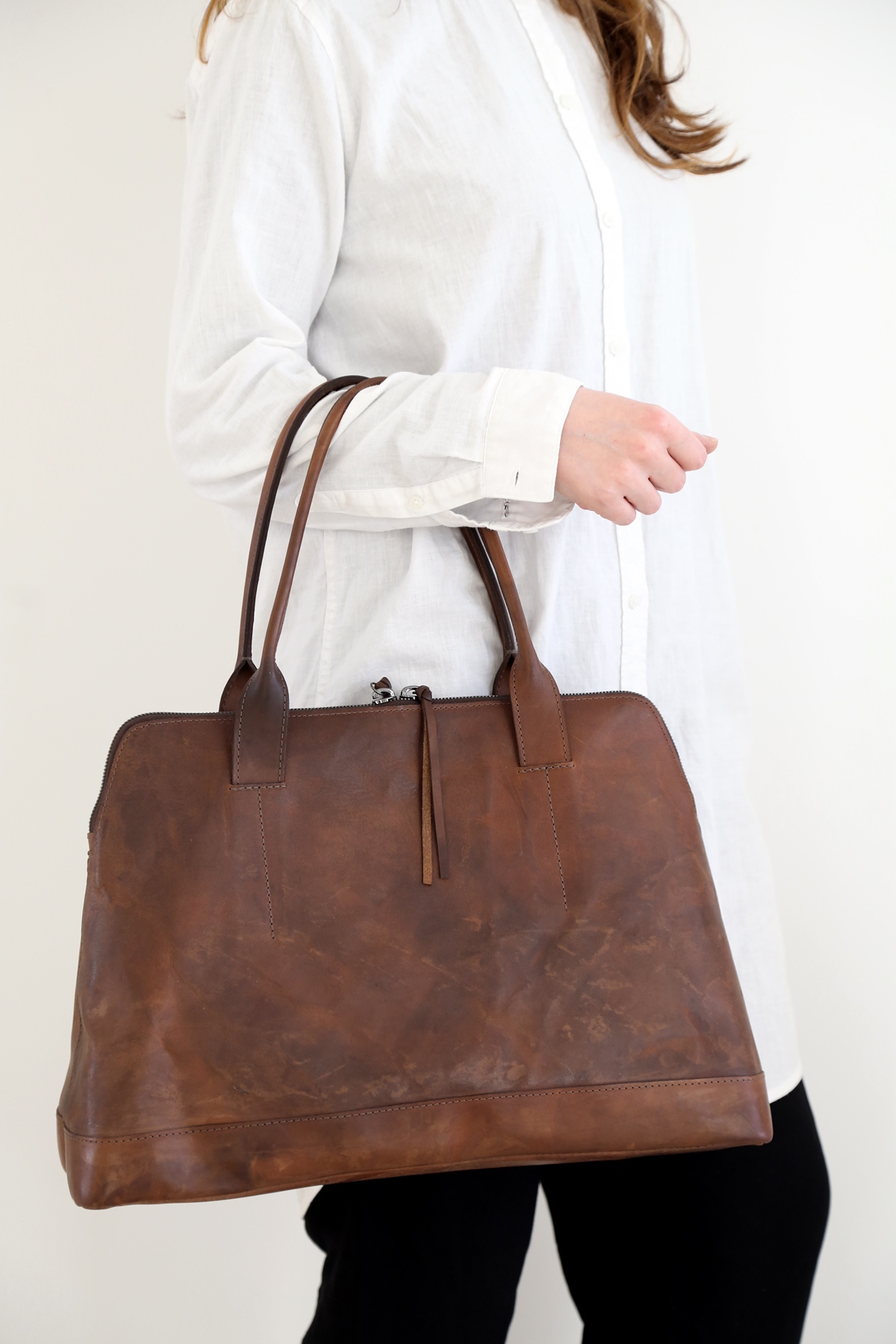 Bauletto L Culatta Hand-Dyed Walnut - Tagliovivo | Artisanal