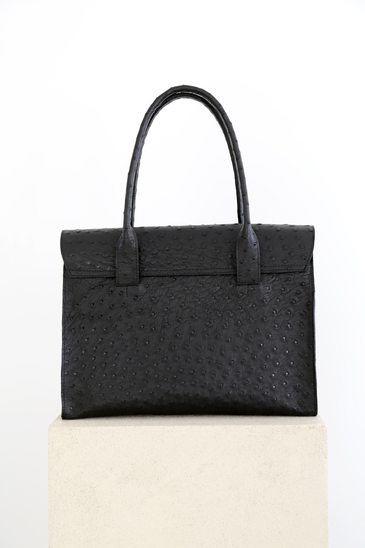 Doctor L Ostrich Leather Black - Tagliovivo | Artisanal Leather Bags