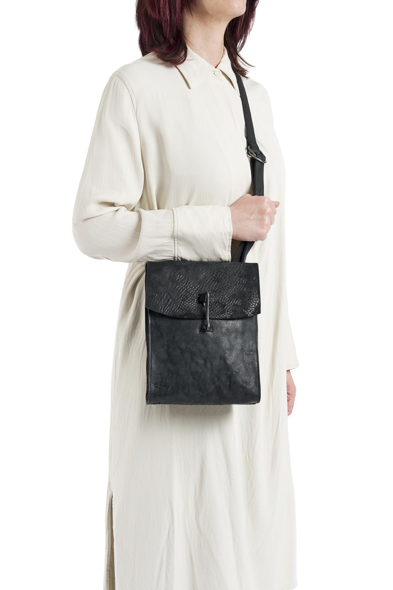 Doctor Crossbody Culatta Reverse Black